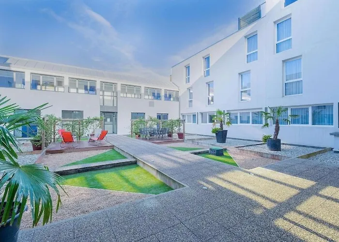 Studio Meuble Avec Parking Idealement Place